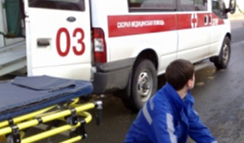 В Ленинградской области ушел в кювет и перевернулся микроавтобус, пострадали 14 человек